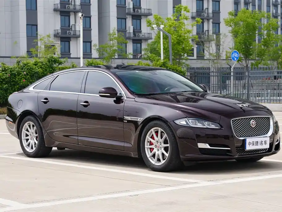 JAGUAR XJ
