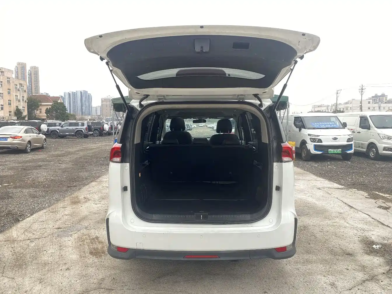 SAIC MAXUS CHASE G50