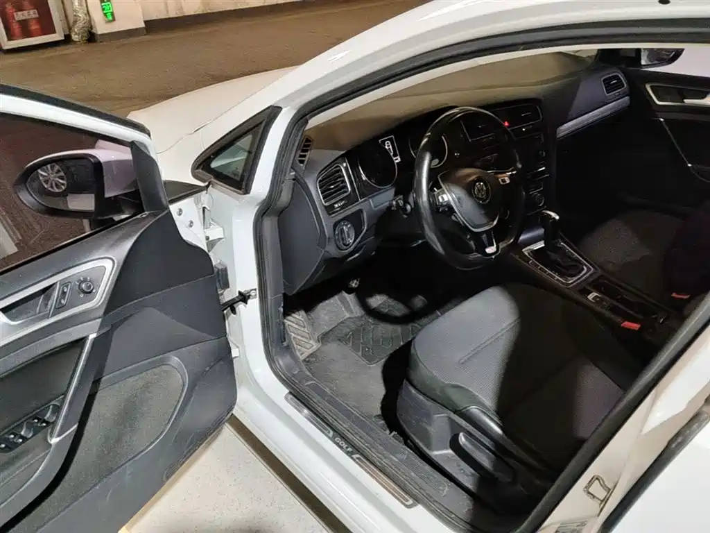 Volkswagen Golf 2018 230TSI Automatic Comfort фото 12