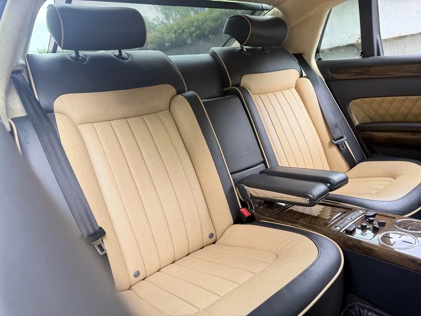 Volkswagen Phaeton 2011 3.6L V6 4-seat Long Wheelbase Individual фото 20