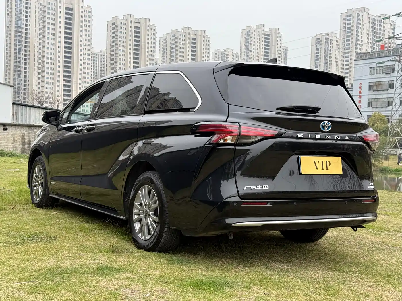 Toyota Sienna 2021 2.5L Hybrid Luxury Edition фото 6