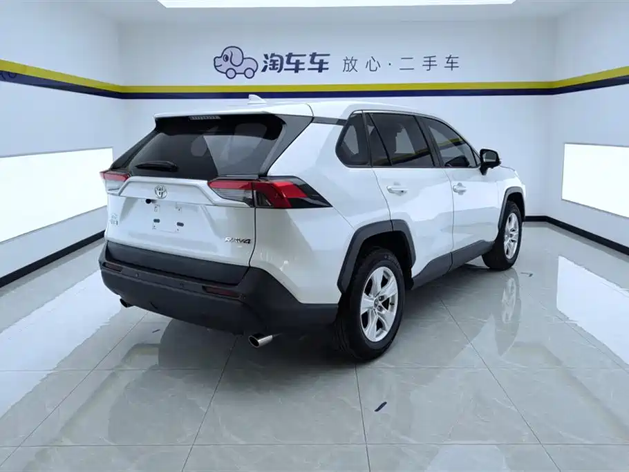 Toyota RAV4 Rongfang 2021 2.0L CVT 2WD Urban фото 3