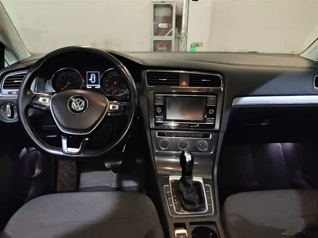 Volkswagen Golf 2018 230TSI Automatic Comfort фото 6