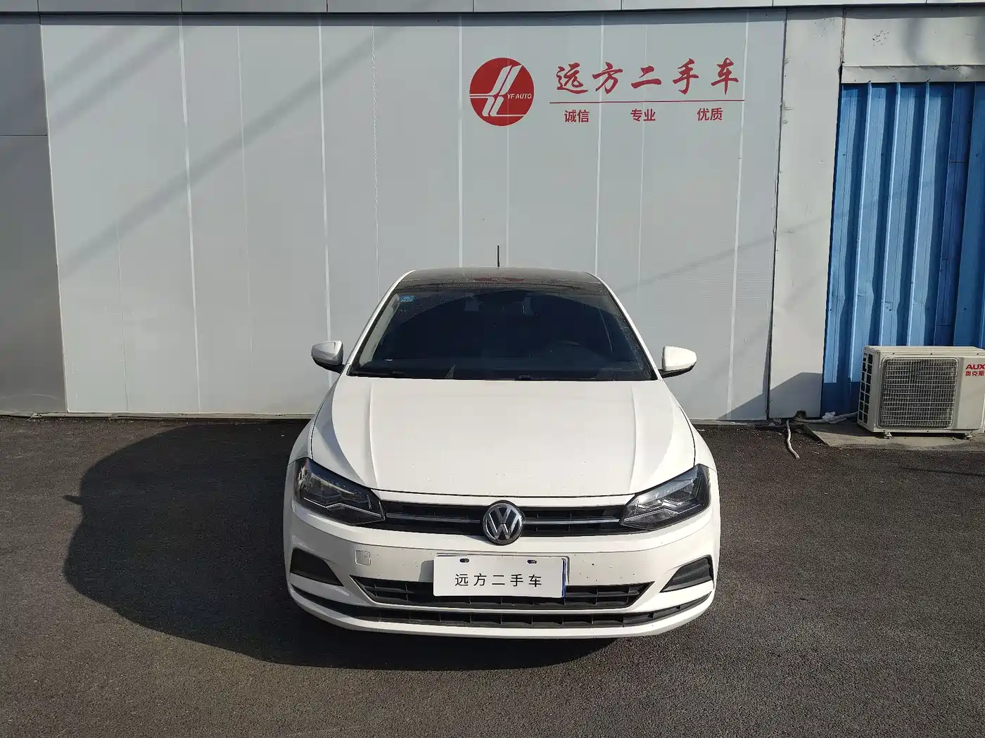 Volkswagen Polo 2019 Plus 1.5L Automatic Colorful Tech Edition фото 2