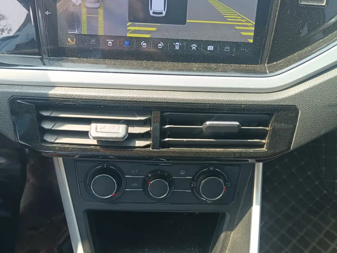 Volkswagen Polo 2019 Plus 1.5L Automatic Colorful Tech Edition фото 8