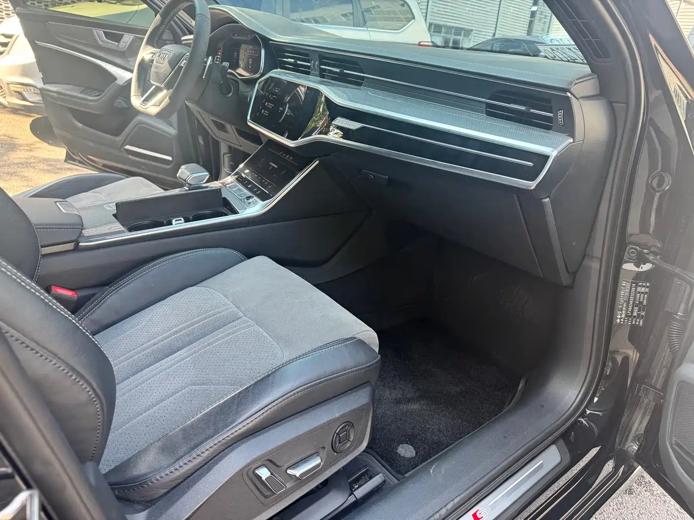 Audi A6L 2024 55 TFSI quattro Exclusive Dynamic фото 20