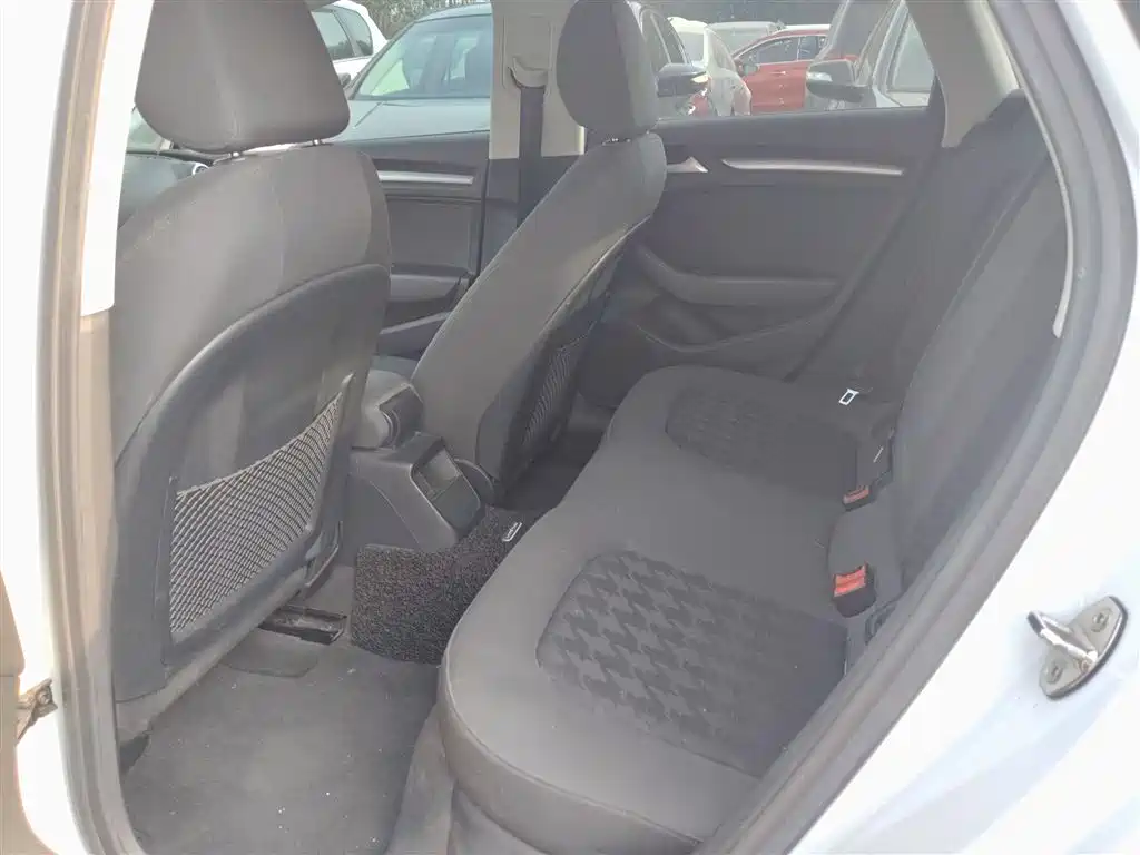 Audi A3 2016 Sportback 35 TFSI Leadership фото 14