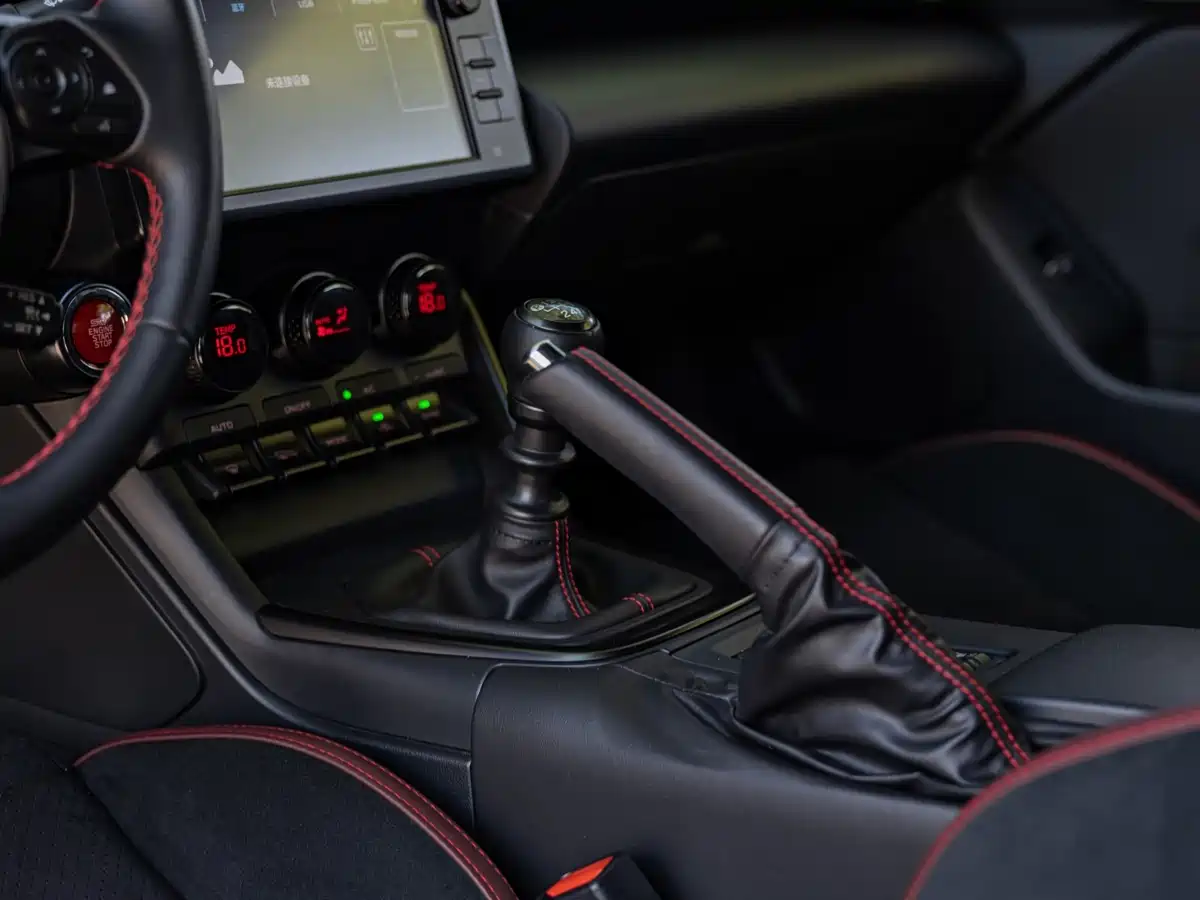 Subaru BRZ 2025 2.4L Manual EyeSight STI Sport фото 15