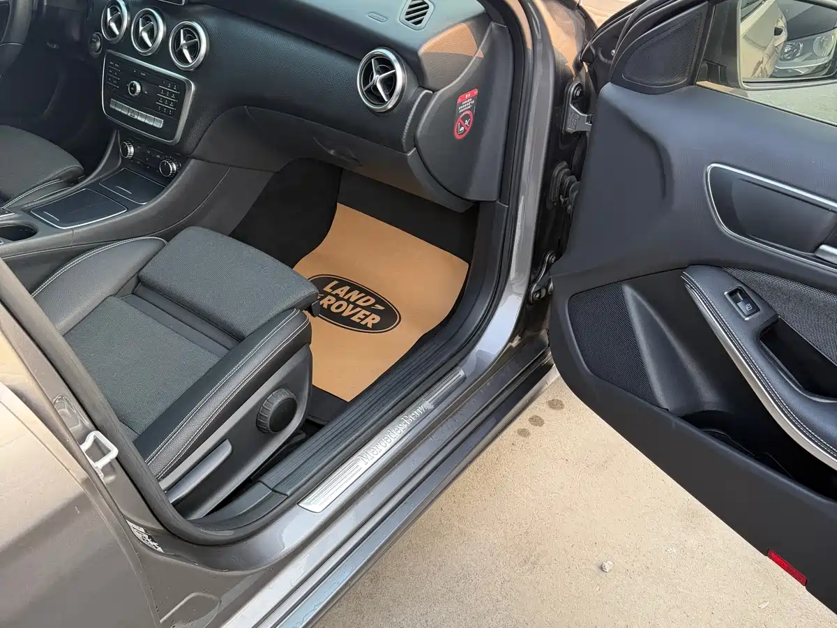 Mercedes-Benz A-Class (Import) 2017 A 200 Dynamic Edition фото 16