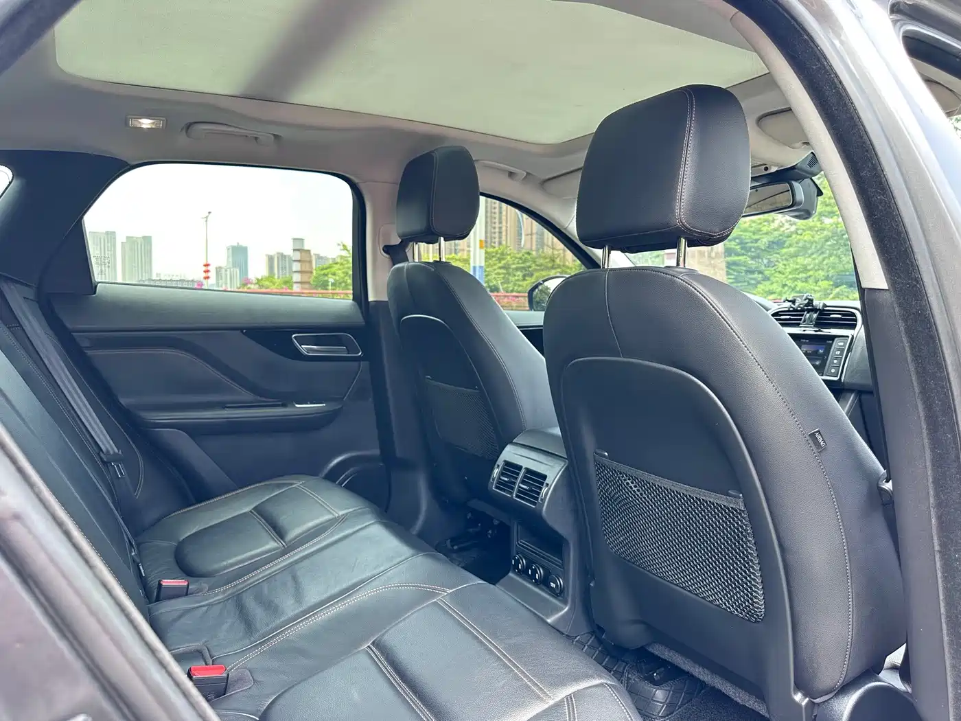 Фото 8 - Jaguar F-PACE