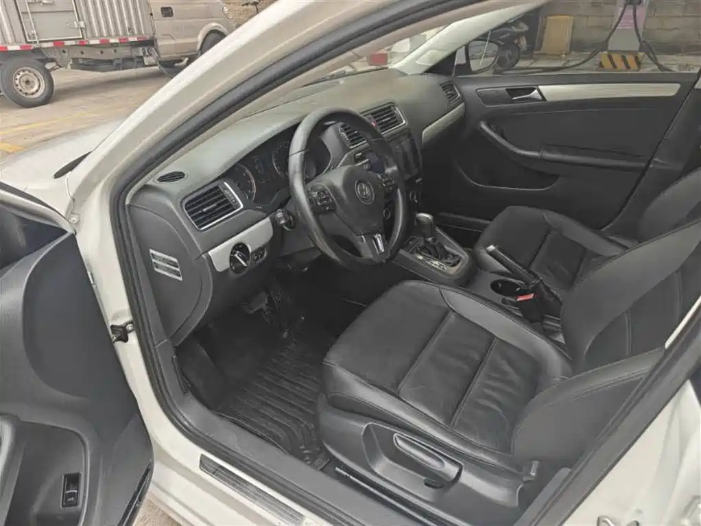 Volkswagen Sagitar 2014 Facelift 1.4TSI Automatic Luxury фото 5