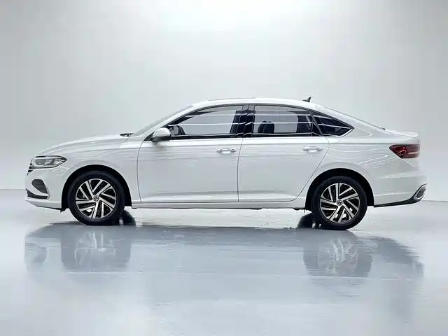 Volkswagen Lavida 2023 1.5L Auto Five Million Edition фото 7
