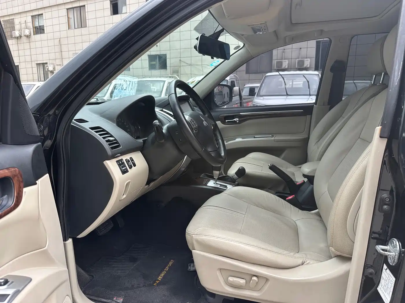 Mitsubishi Pajero Sport 2013 3.0L Automatic 4WD Flagship фото 7