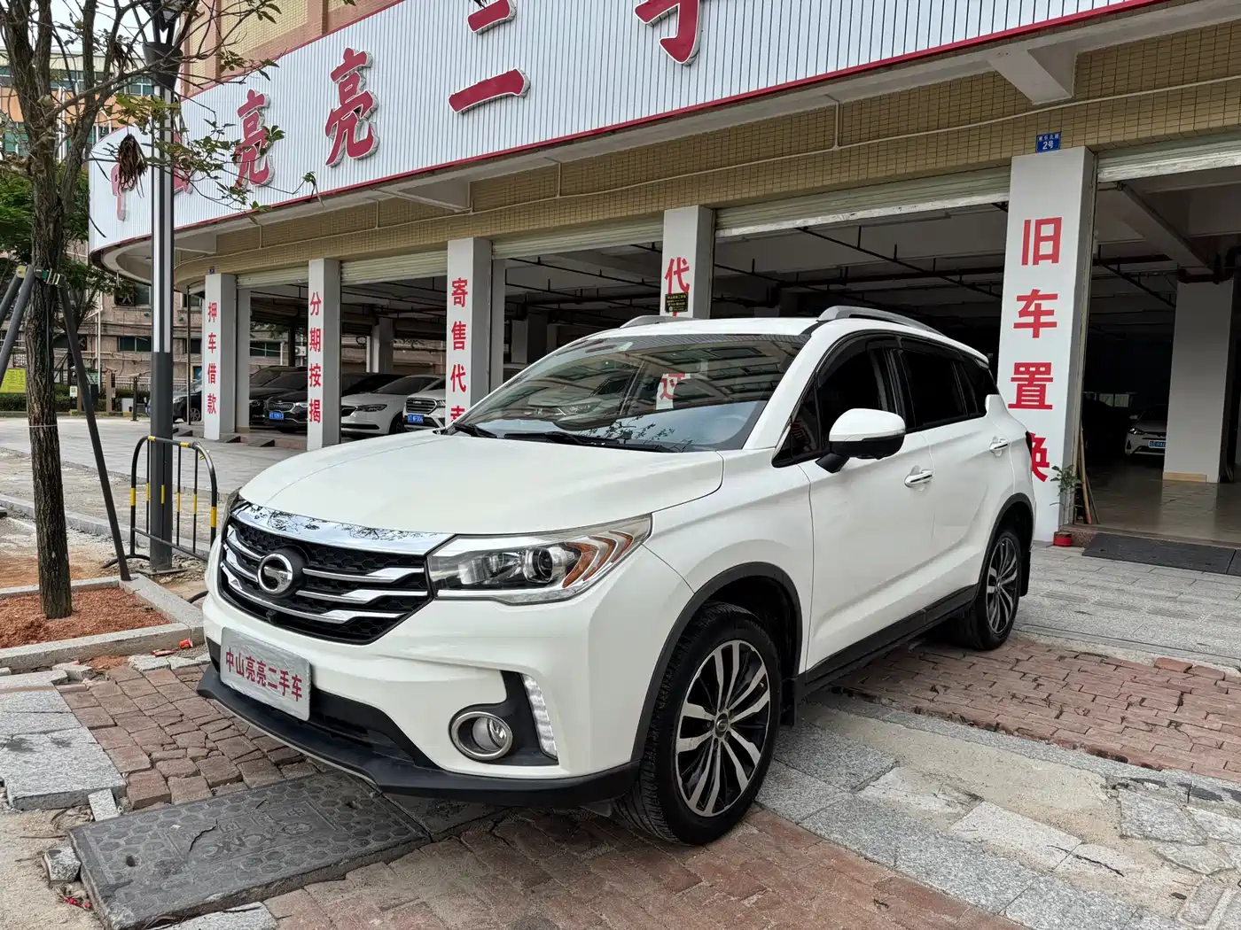 GAC Trumpchi Trumpchi GS4 2017 235T Automatic 2WD Luxury Smart Connected Edition