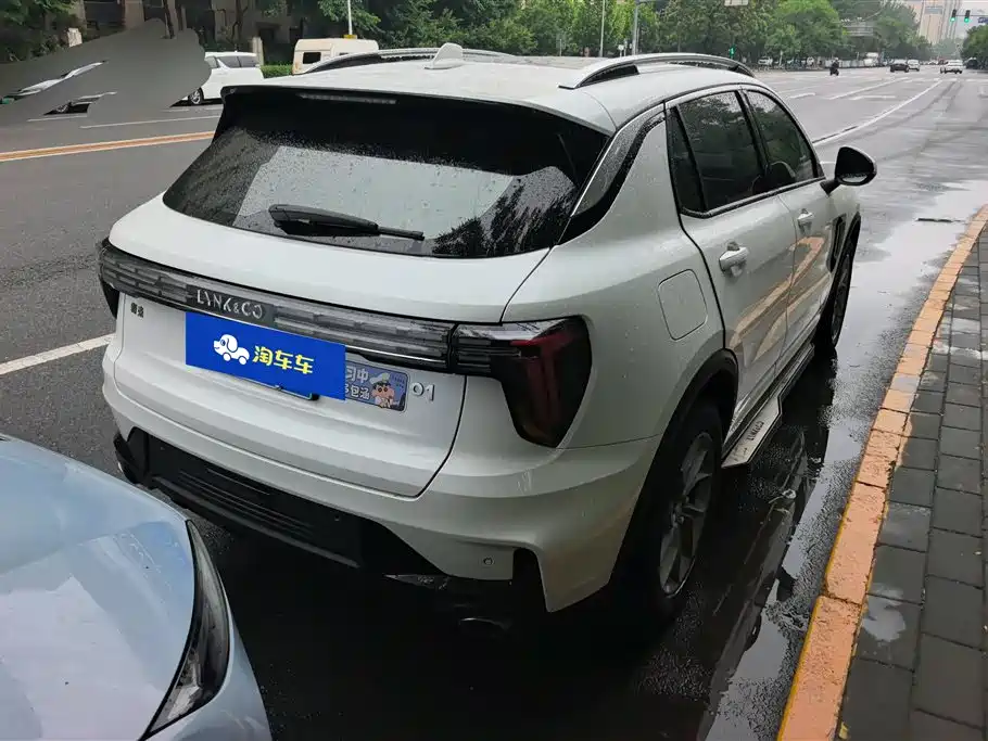 Lynk & Co 01 2023 2.0TD 2WD Asian Games Edition фото 3