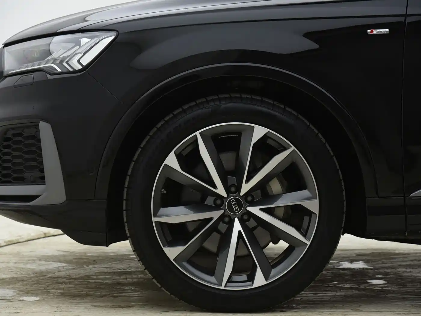 Audi Q7 2023 55 TFSI quattro S line Sport фото 23