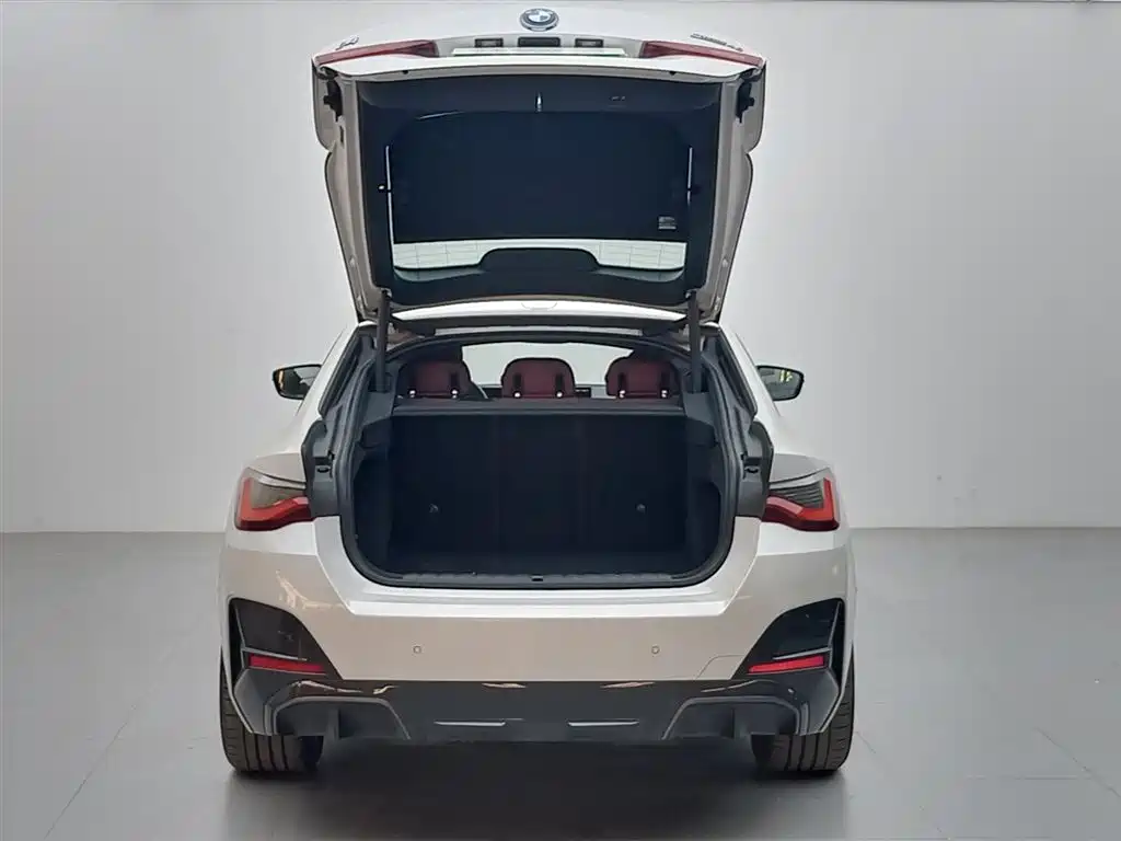 BMW i4 2023 eDrive40 фото 6