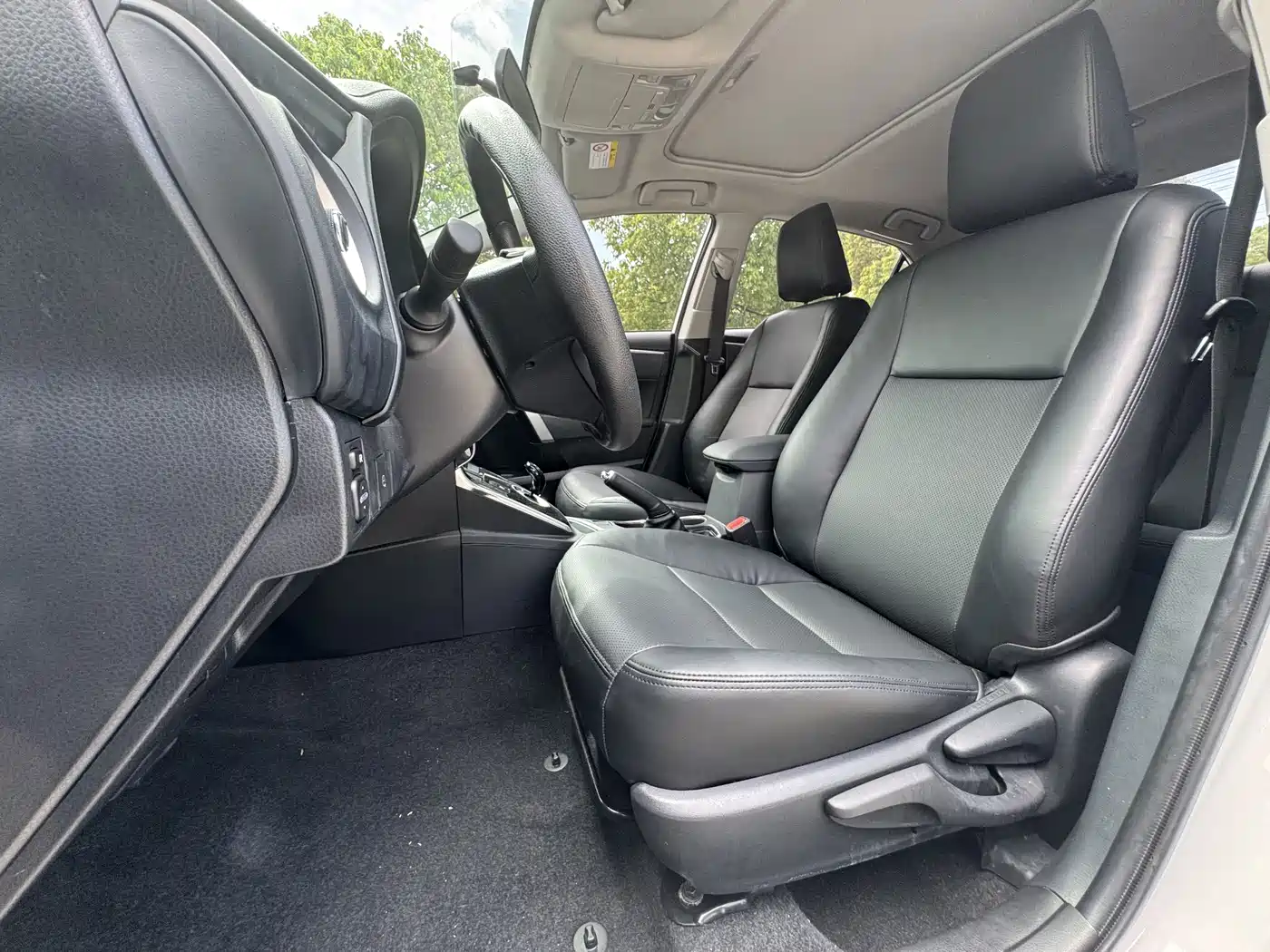 Toyota Corolla Twin Engine E+ 2020 1.8L E-CVT Comfort Edition фото 5