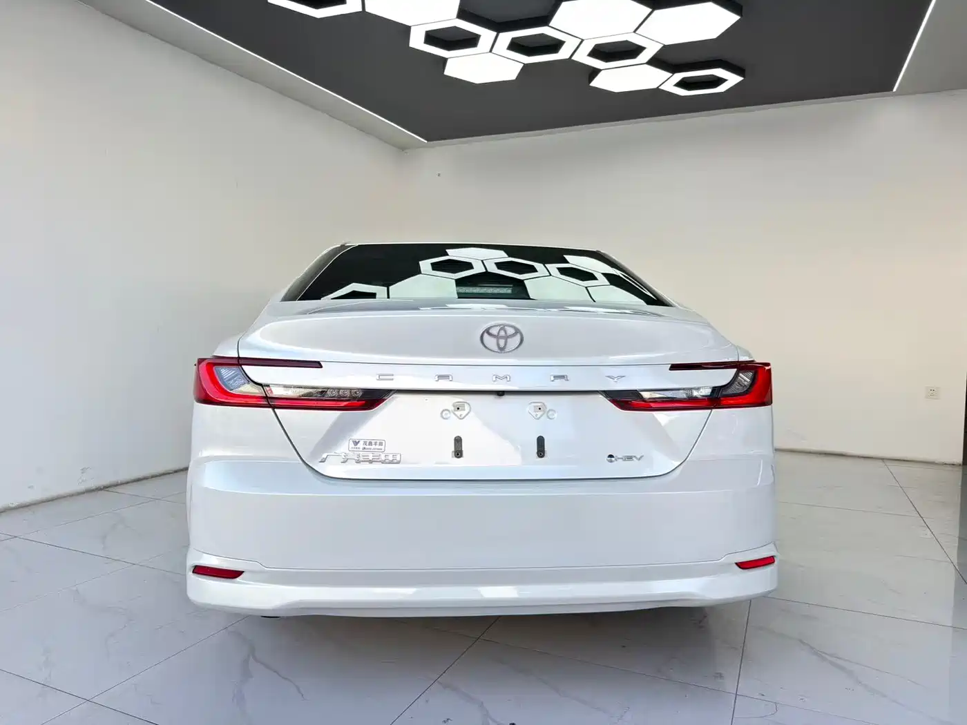 Toyota Camry 2024 Hybrid 2.0HGVP Luxury Edition фото 4