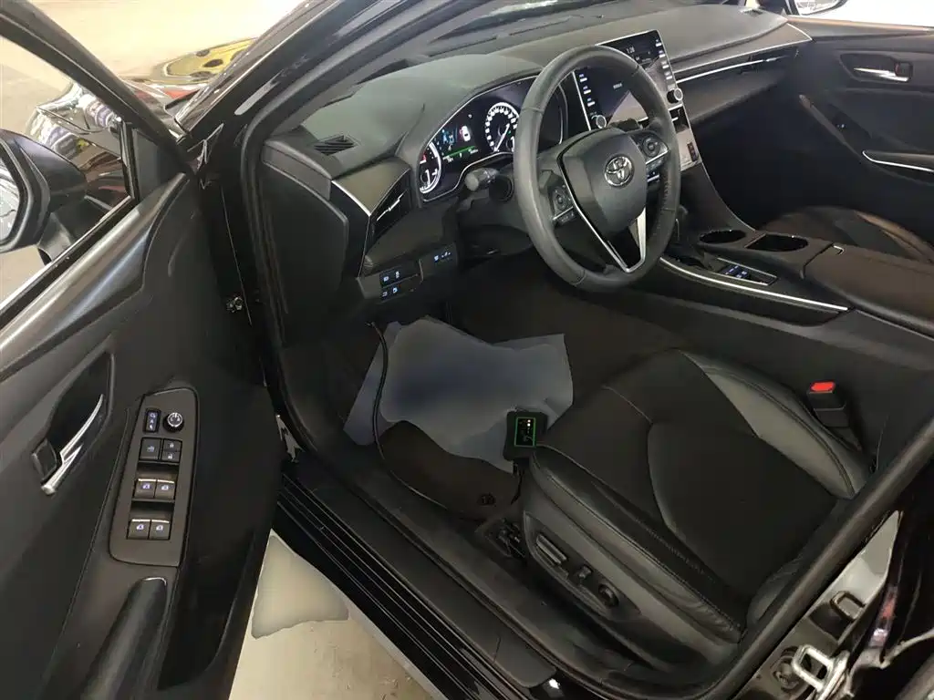 Toyota Avalon 2019 Hybrid 2.5L Luxury Edition China VI фото 16