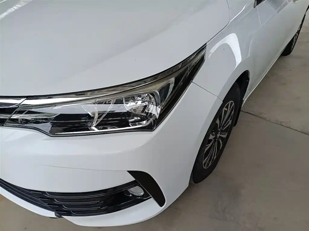 Toyota Corolla 2017 Facelift 1.2T S-CVT GL фото 24