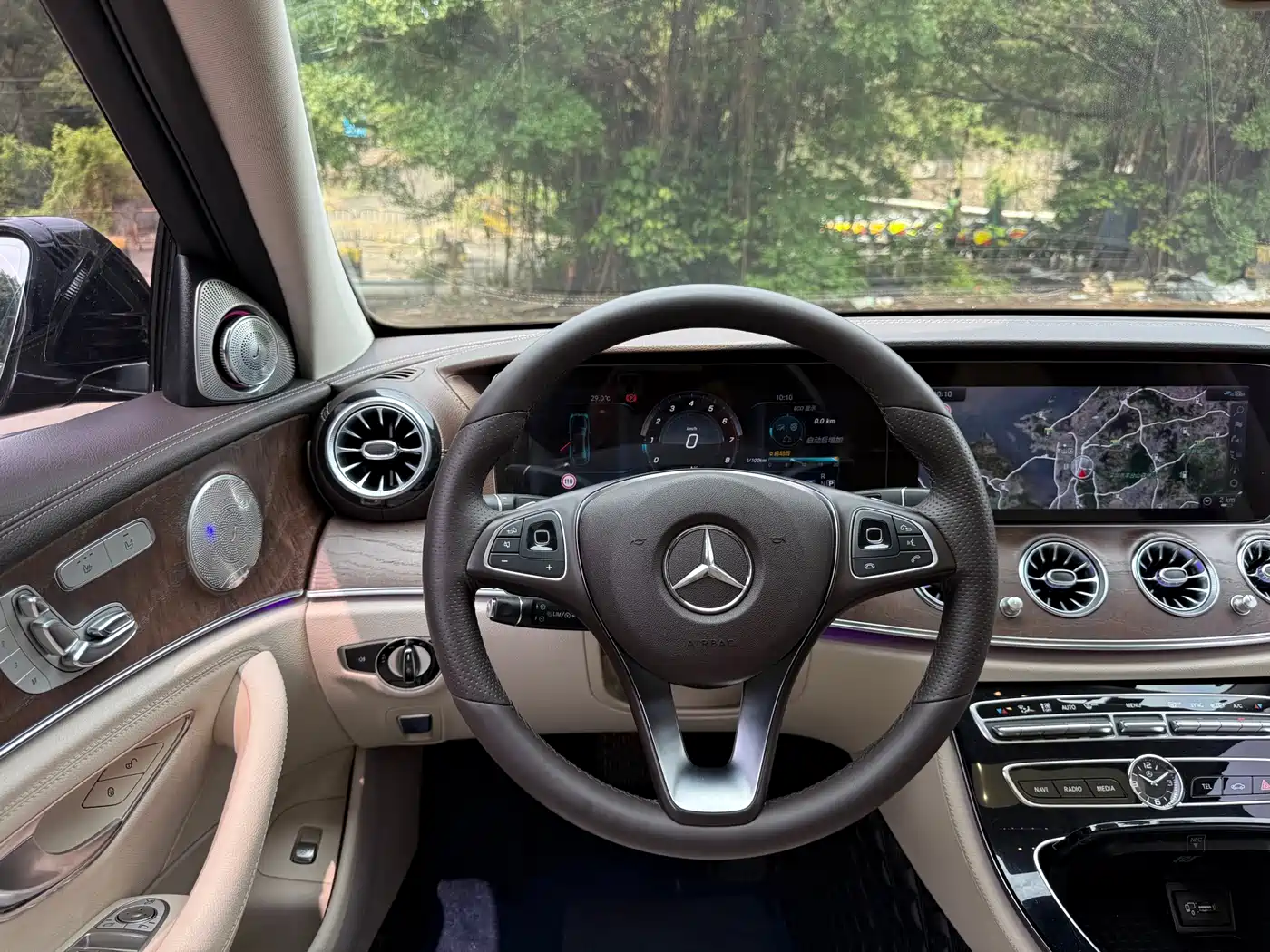 Mercedes-Benz E-Class 2018 E 300 L Luxury фото 11