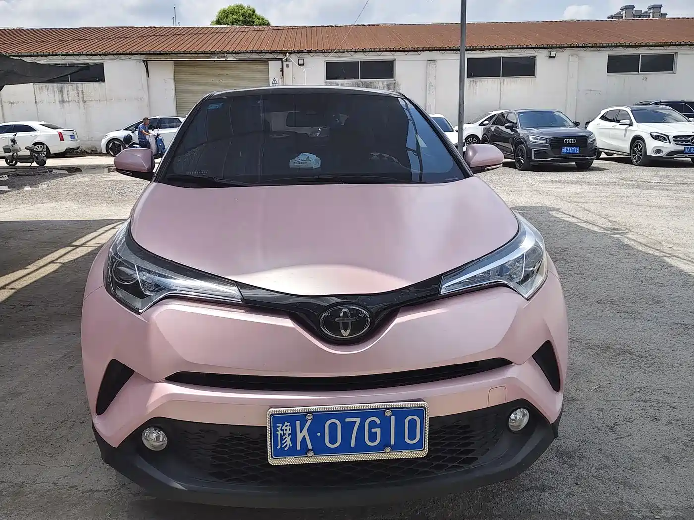 Toyota C-HR 2020 Model 2.0L Leading фото 2