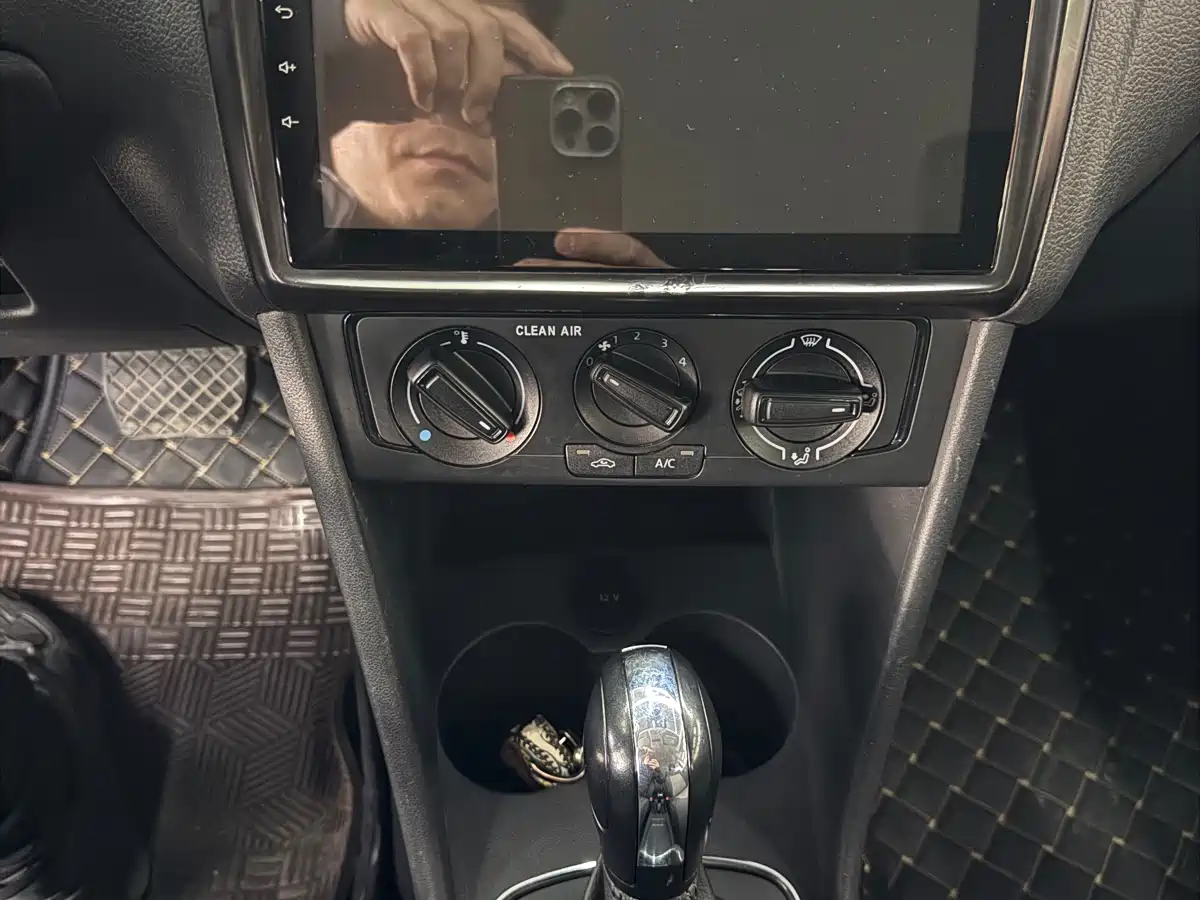 Volkswagen Polo 2018 1.5L Auto Safe Drive фото 12