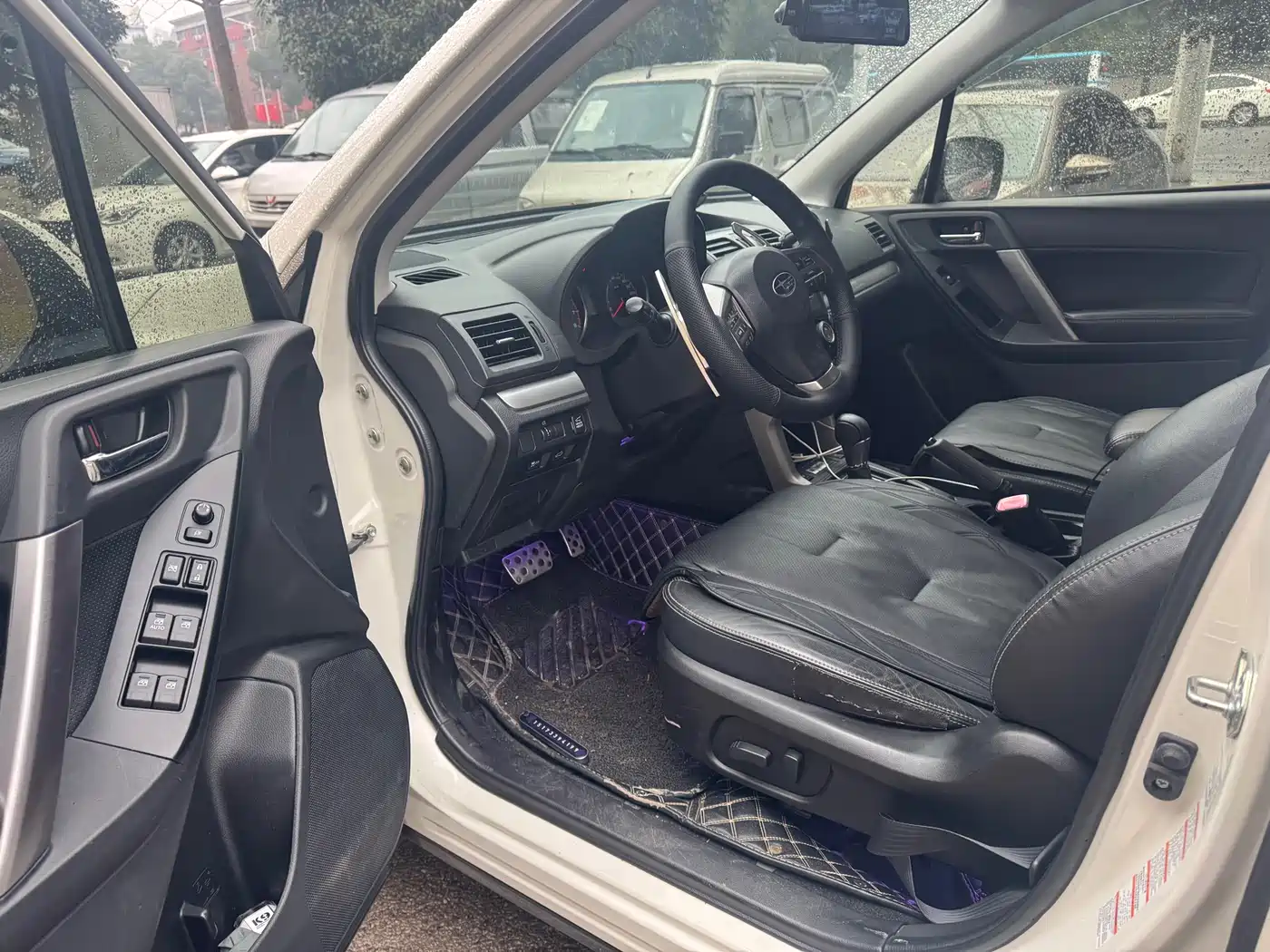 Subaru Forester 2013 2.5i Automatic Elite Navigation Edition фото 7