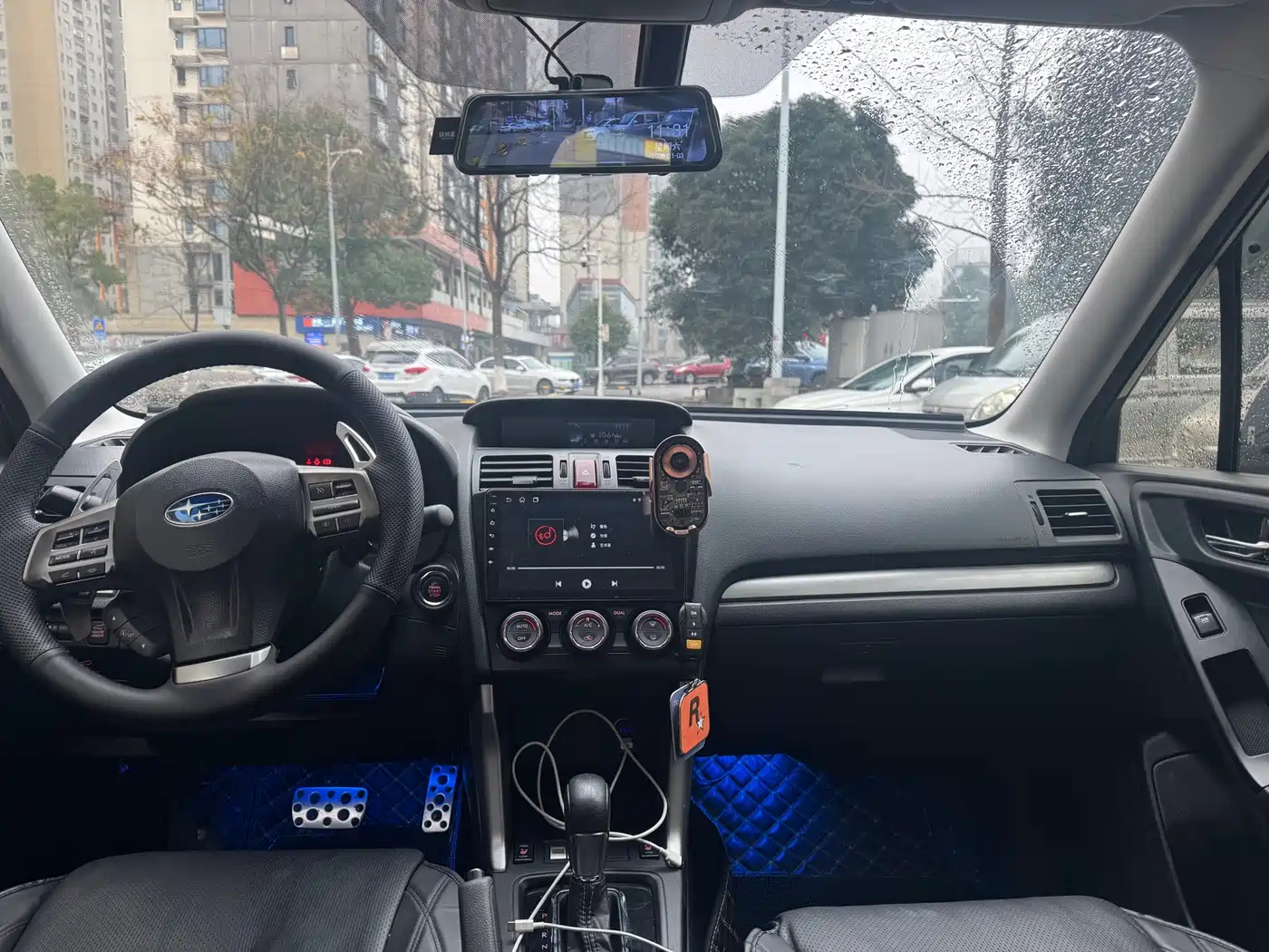 Subaru Forester 2013 2.5i Automatic Elite Navigation Edition фото 11