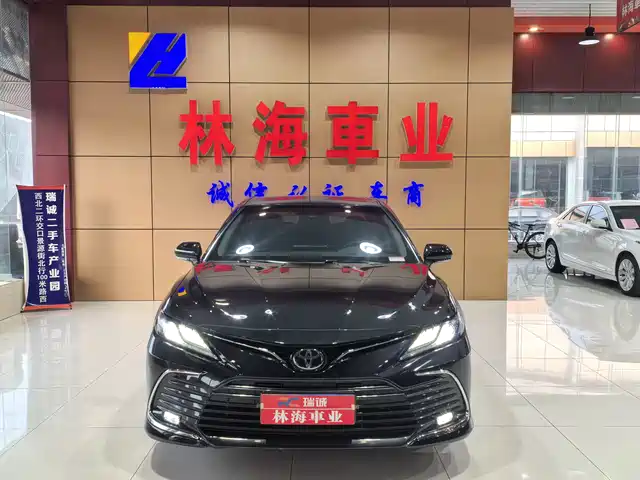 TOYOTA CAMRY