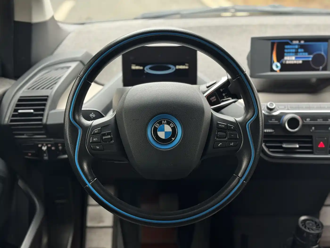 BMW I3
