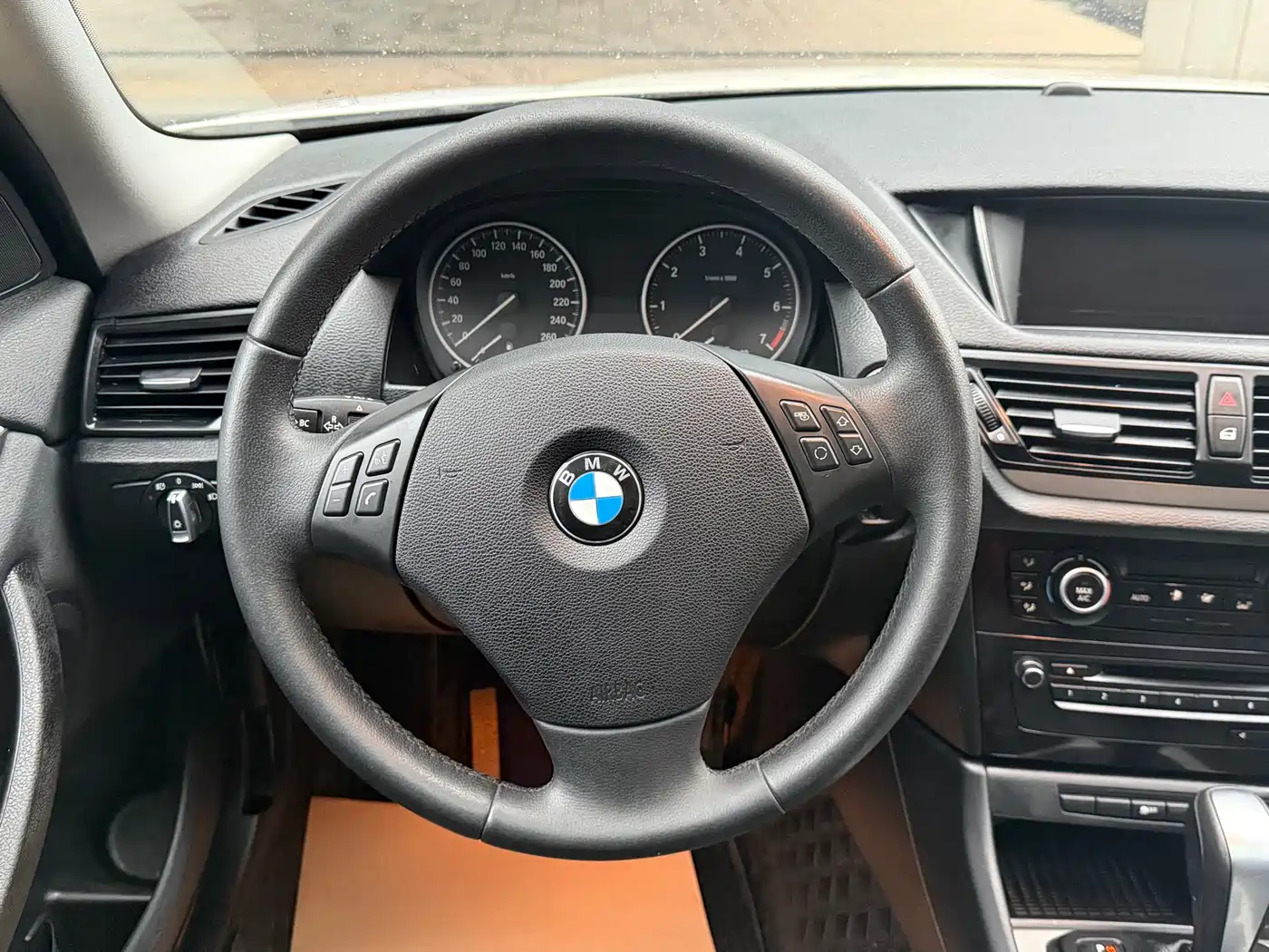 BMW X1 (Import) 2012 sDrive18i Luxury фото 10