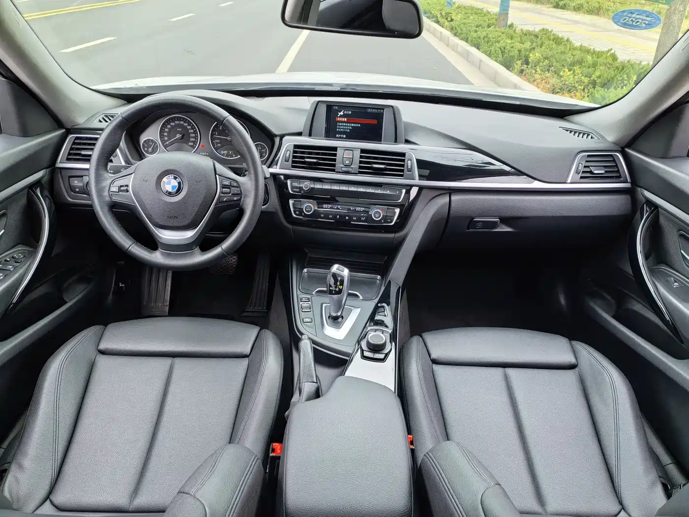 BMW 3 Series GT 2018 320i Fashion фото 6