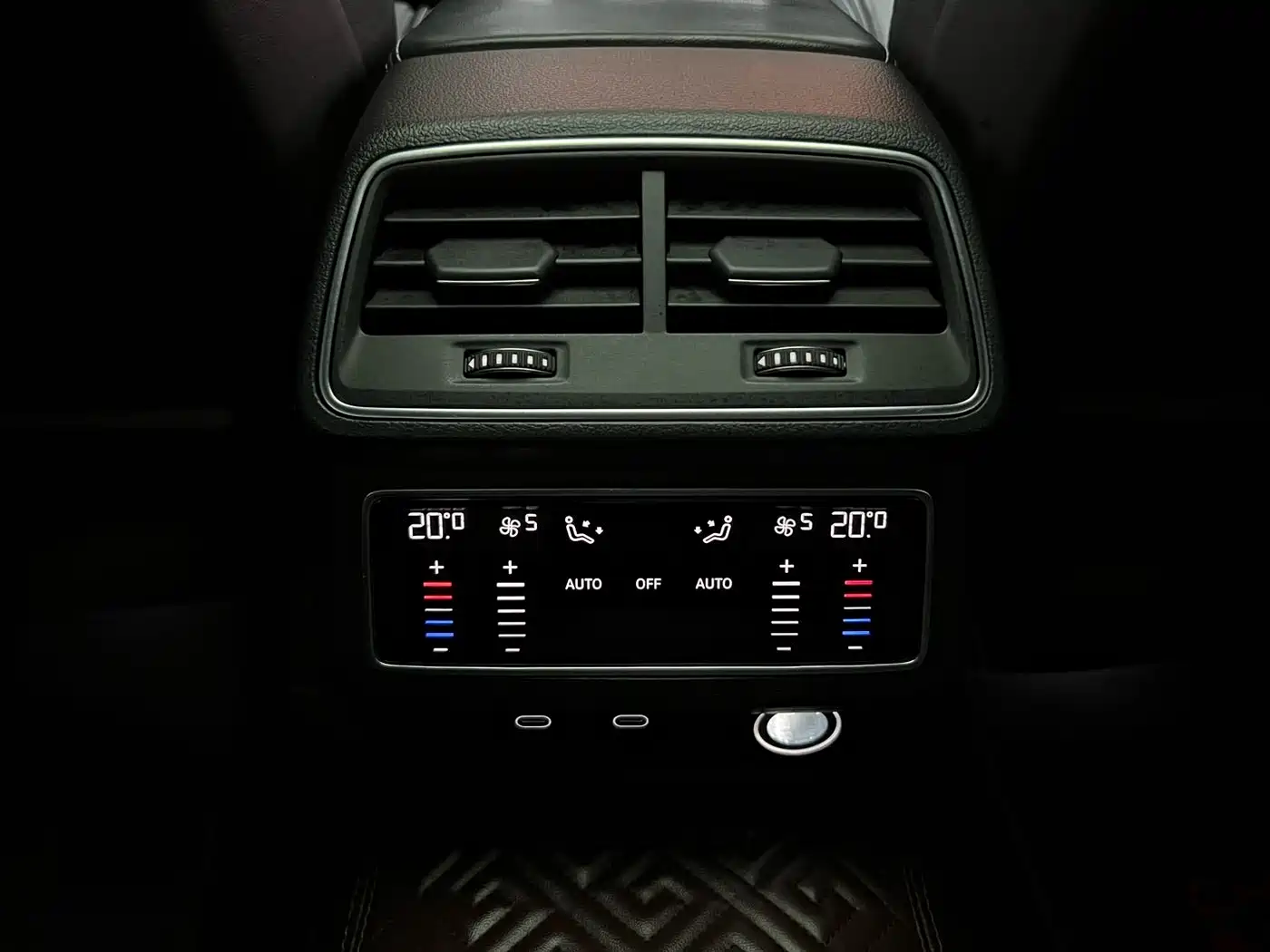 Audi A6L 2023 45 TFSI Premium Selection Dynamic фото 25