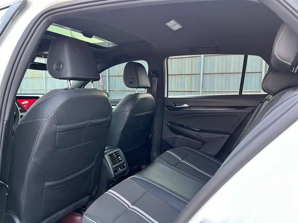 Volkswagen Golf 2023 Facelift 280TSI DSG R-Line Lite фото 14