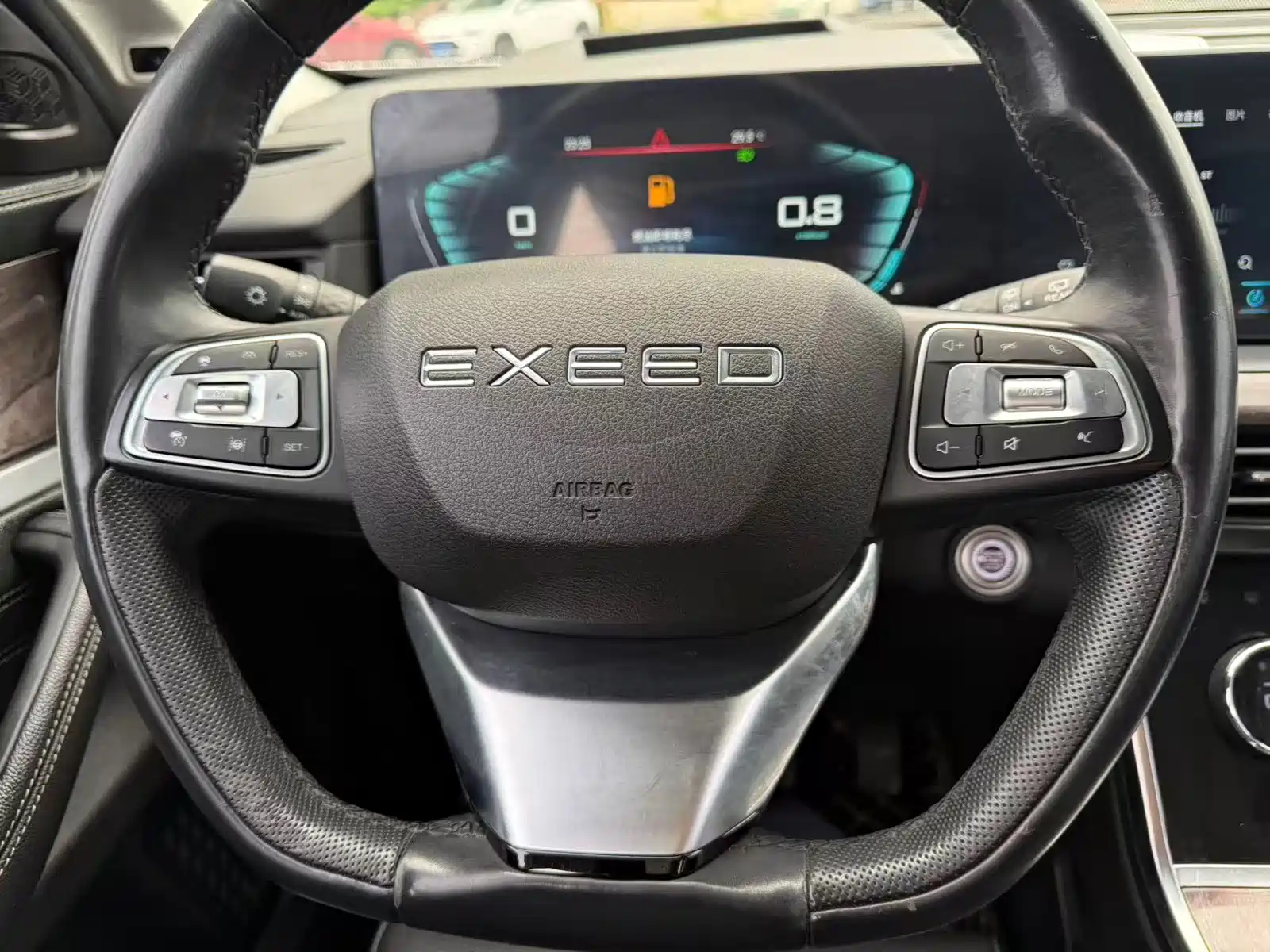 Фото 8 - Exeed VX