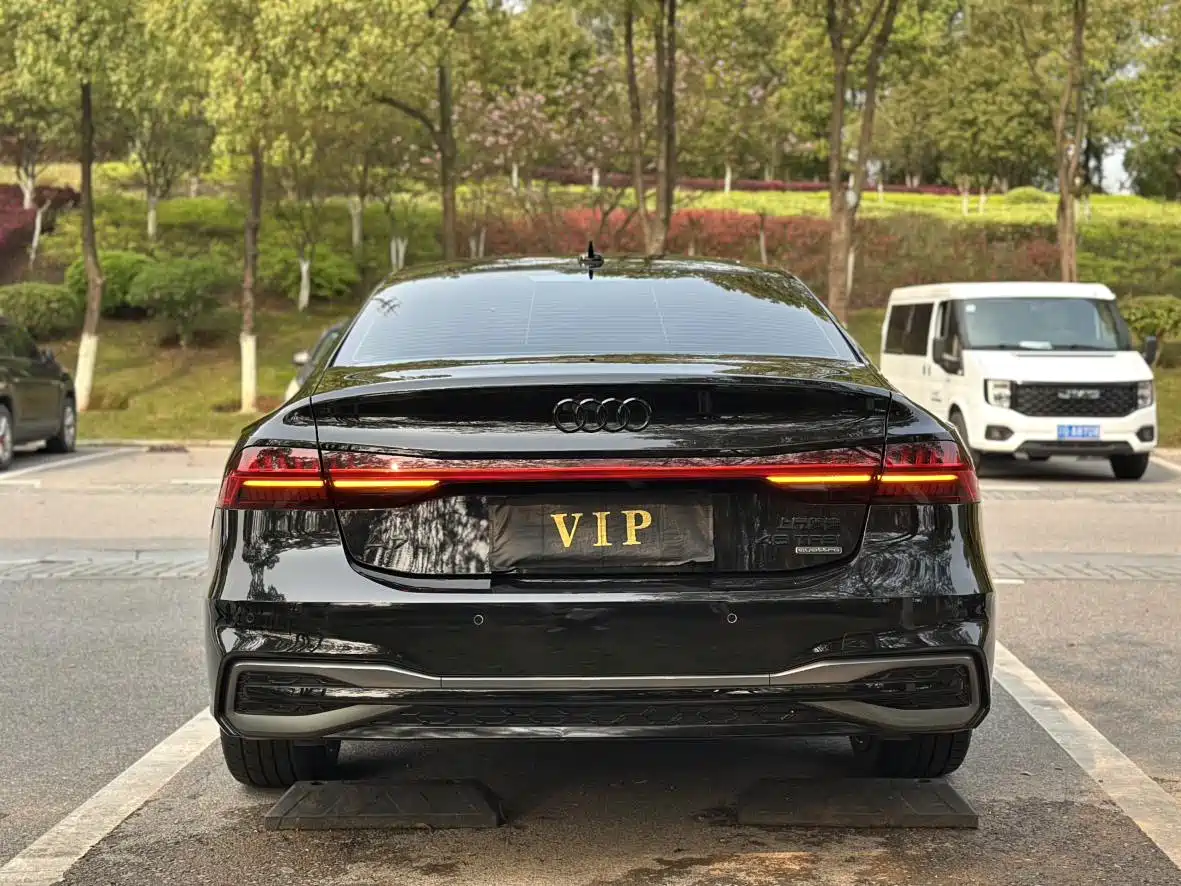 Audi A7L 2024 45 TFSI quattro S-line Black Warrior Edition фото 2