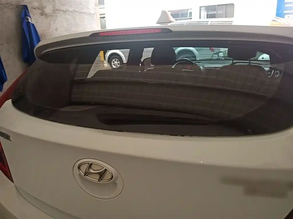 Hyundai Reina 2014 Model 1.6L Automatic TOP фото 6