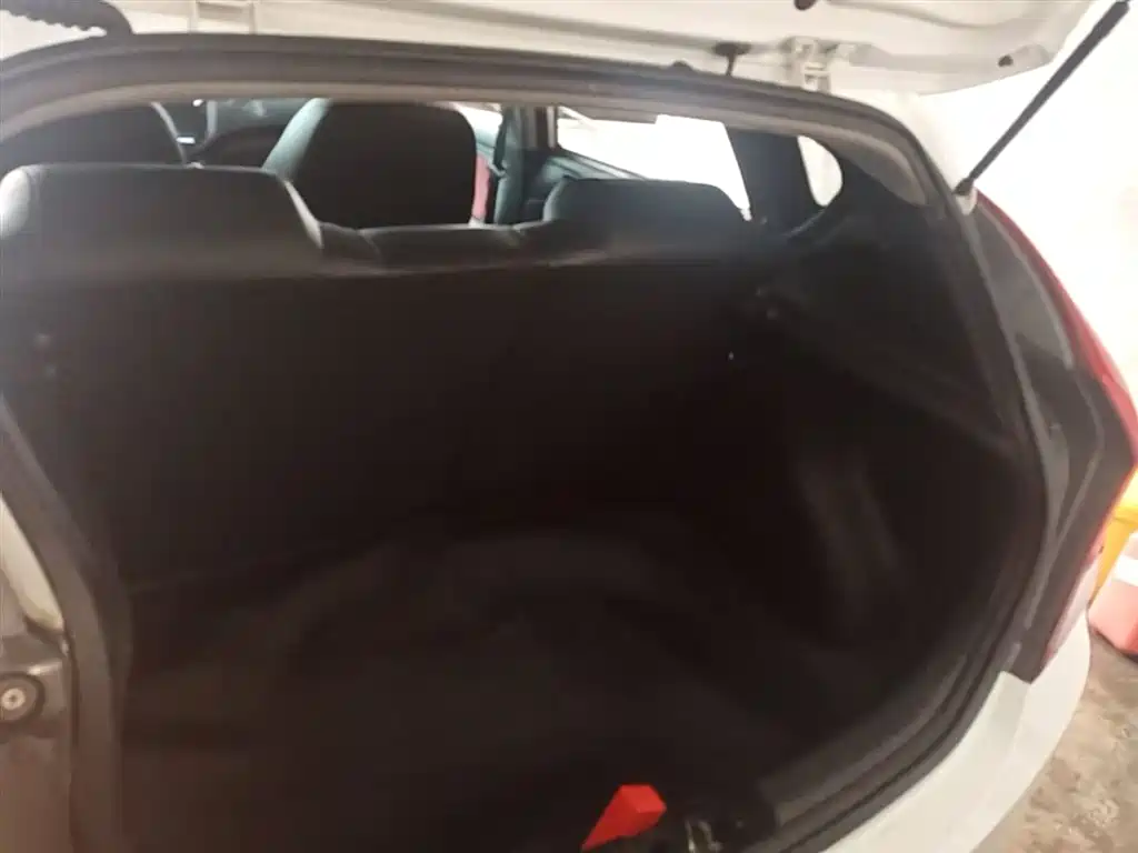 Hyundai Reina 2014 Model 1.6L Automatic TOP фото 19