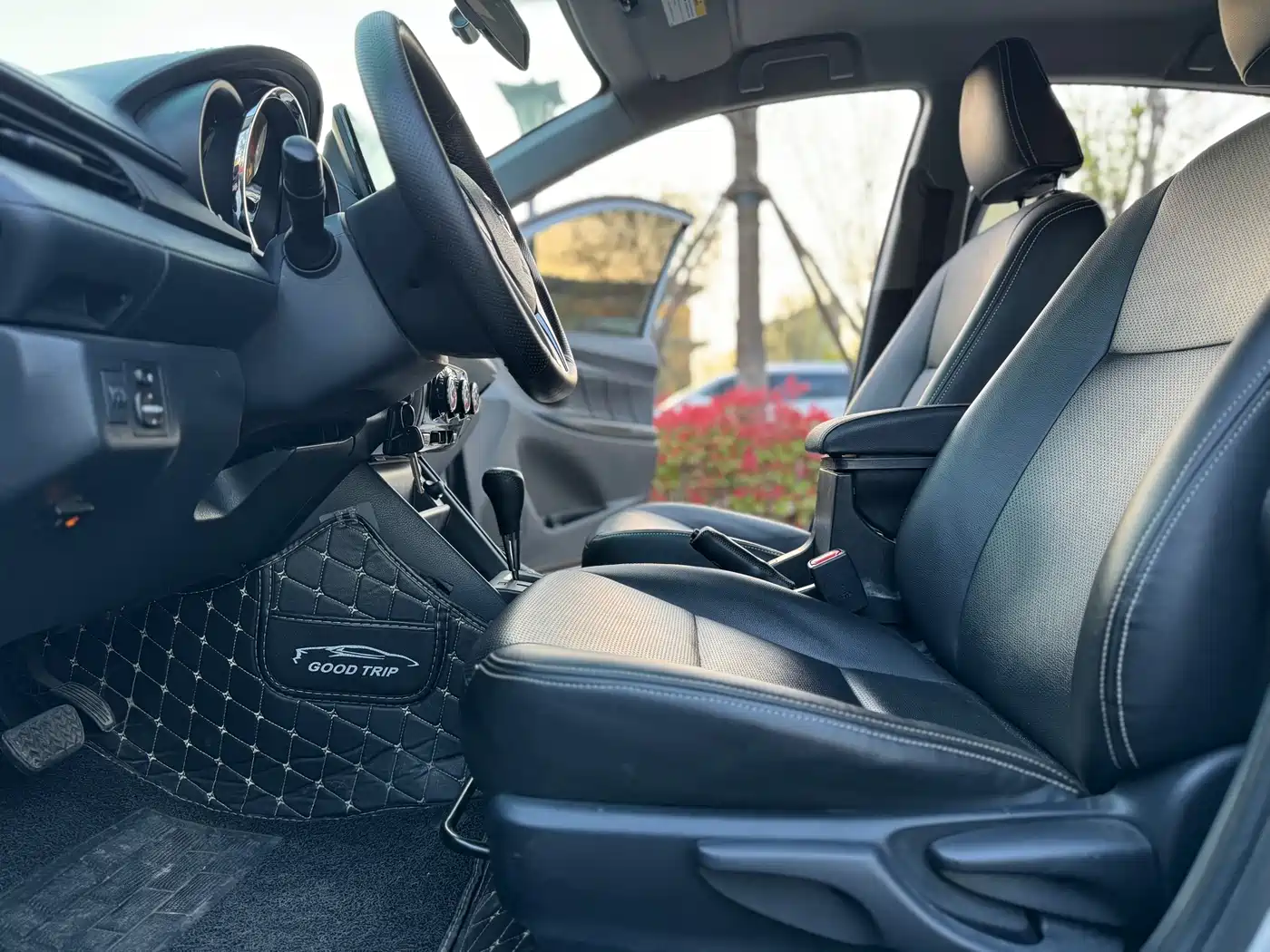 Toyota YARiS L Zhi Xuan 2022 1.5L CVT Luxury PLUS Edition фото 4