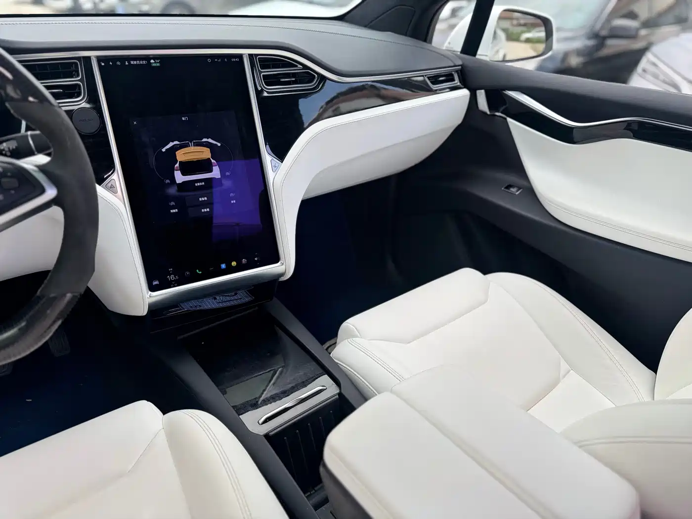 TESLA MODEL X