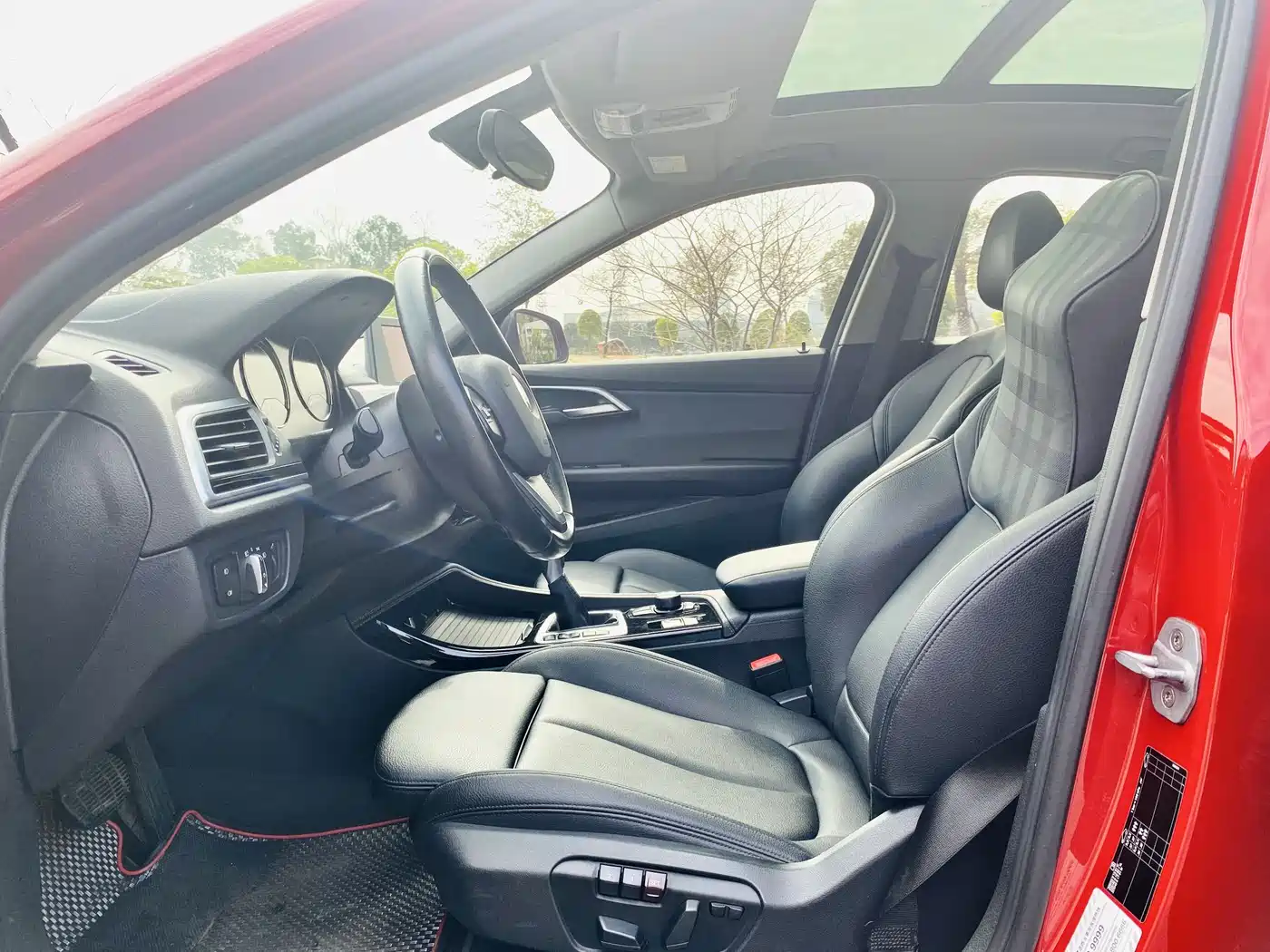 BMW 1 Series 2018 118i Sport Edition фото 10