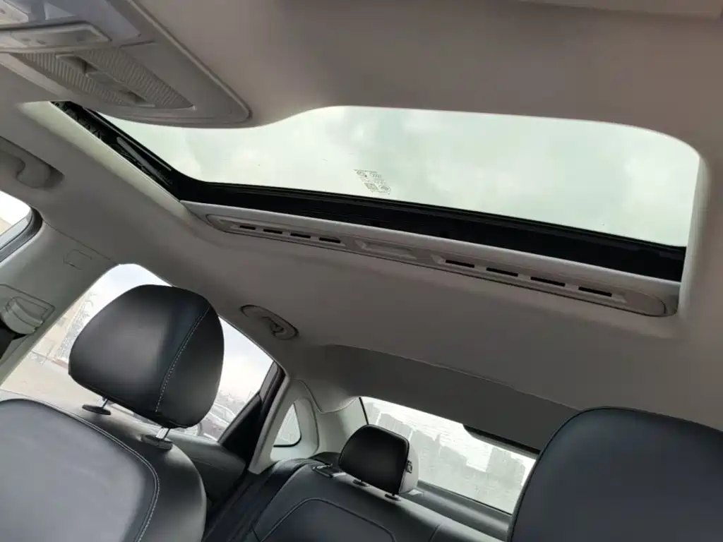 Roewe i6 MAX 2021 2020 Model 300TGI Automatic Cool & Smart Edition