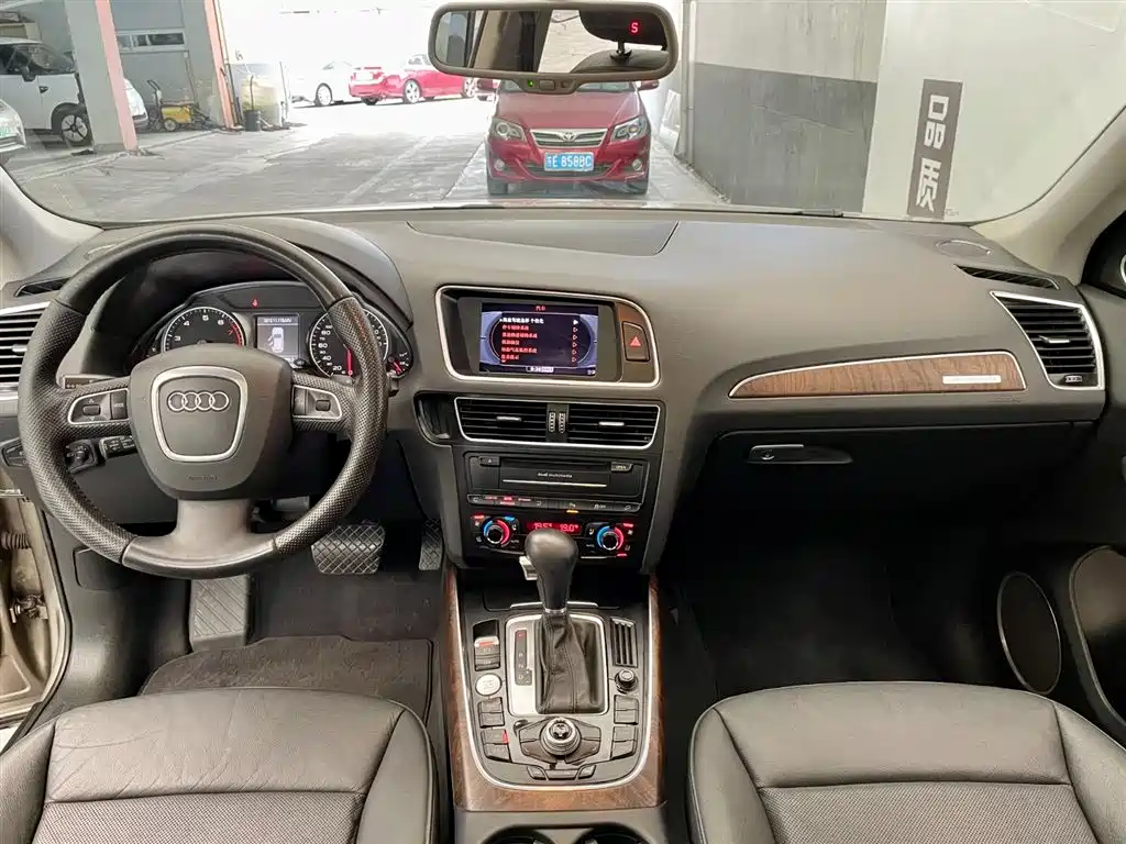 Audi Q5 2012 2.0TFSI Luxury фото 8