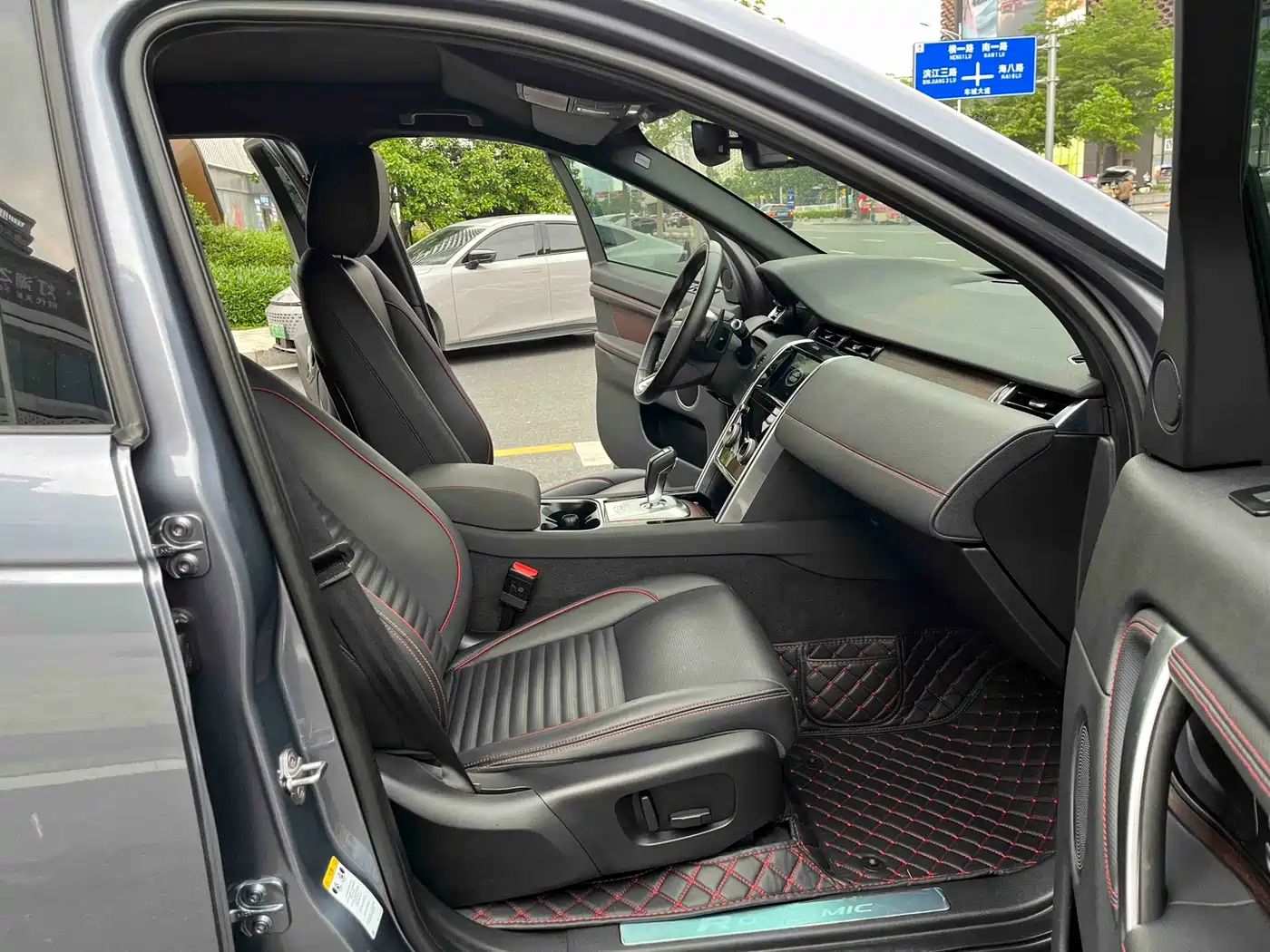 LAND ROVER DISCOVER SPORTS