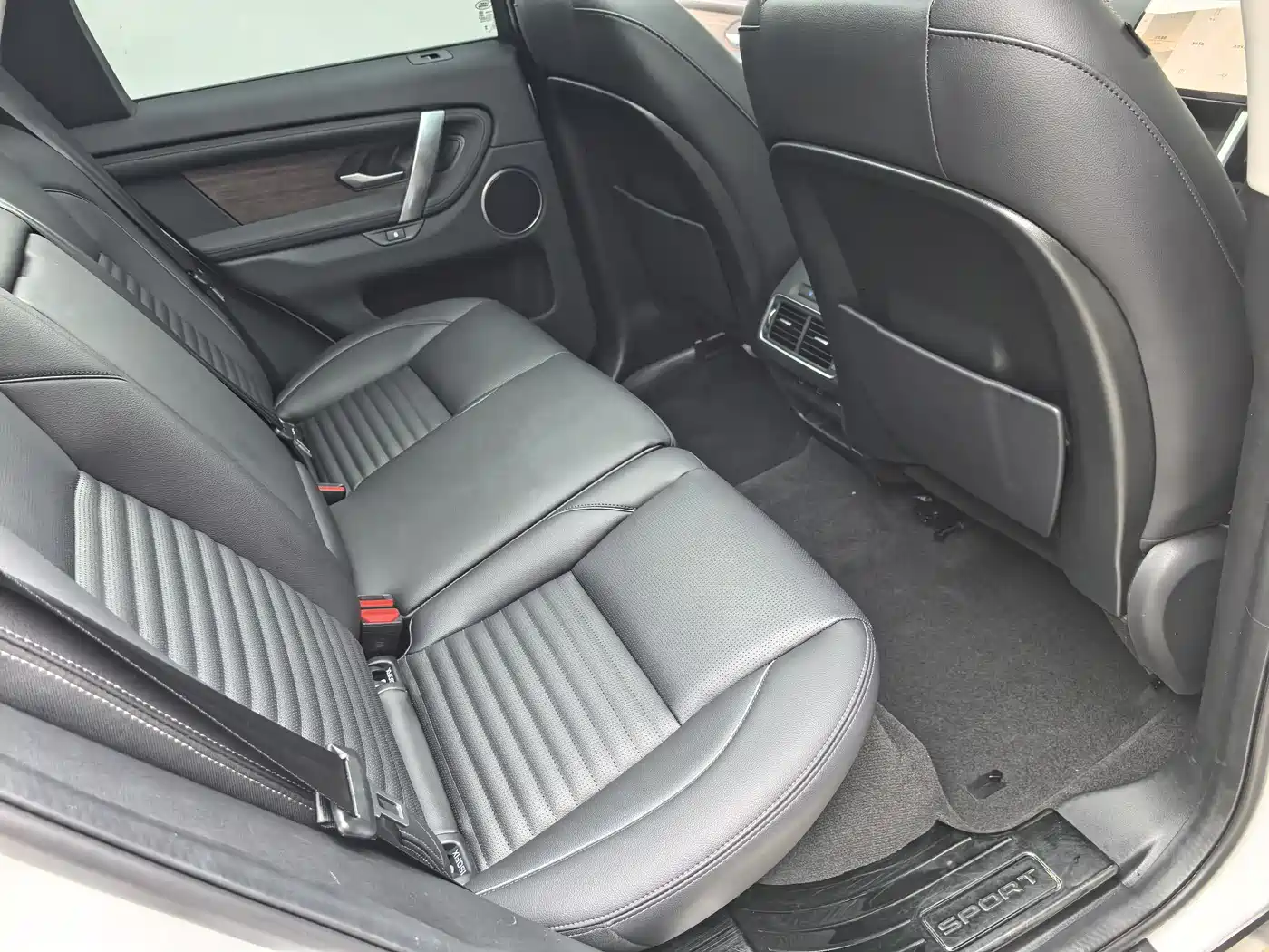 Land Rover Discovery Sport 2024 Performance Technology Edition фото 16