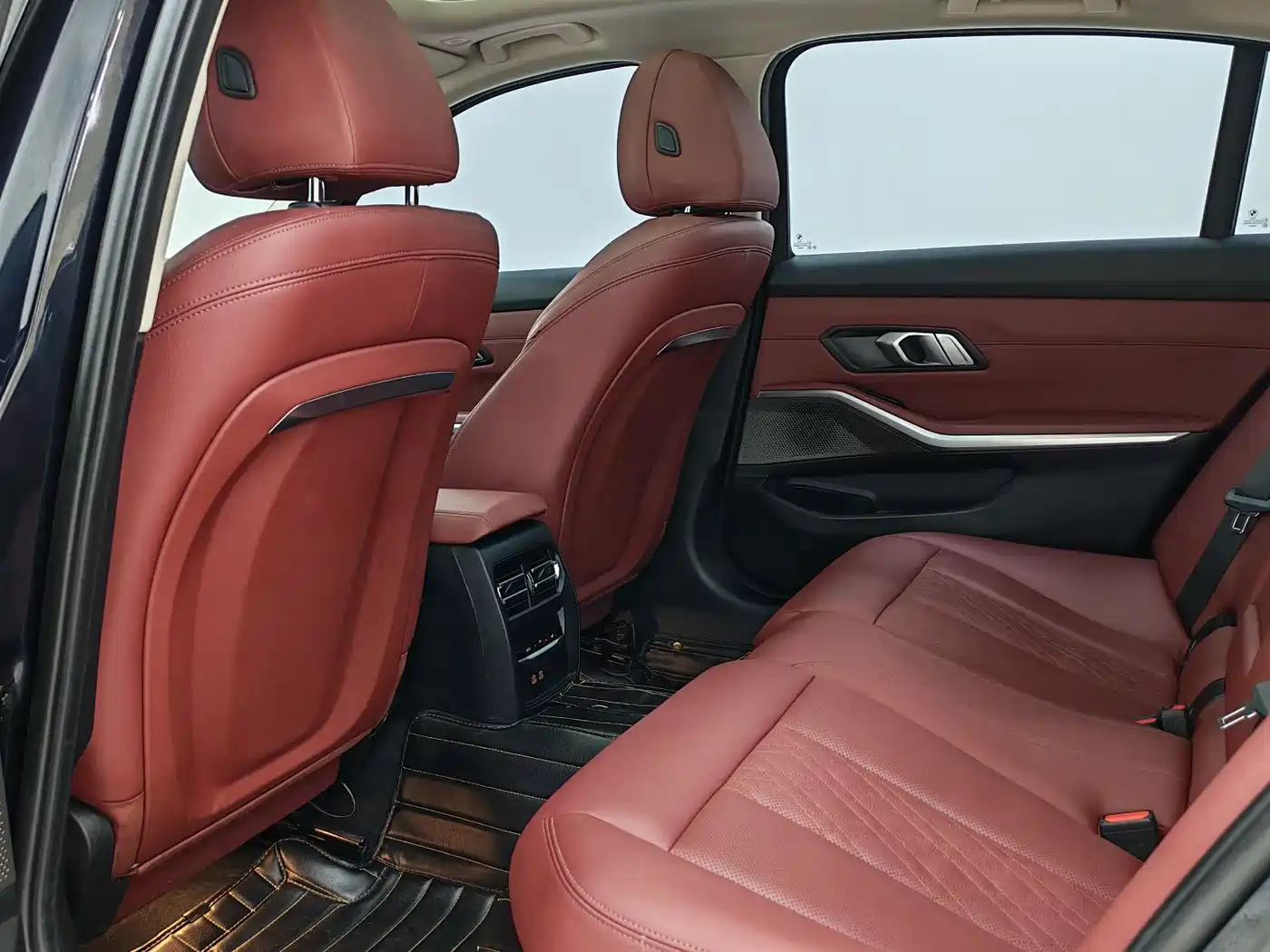 BMW 3 Series 2023 320Li M Sport Package фото 7
