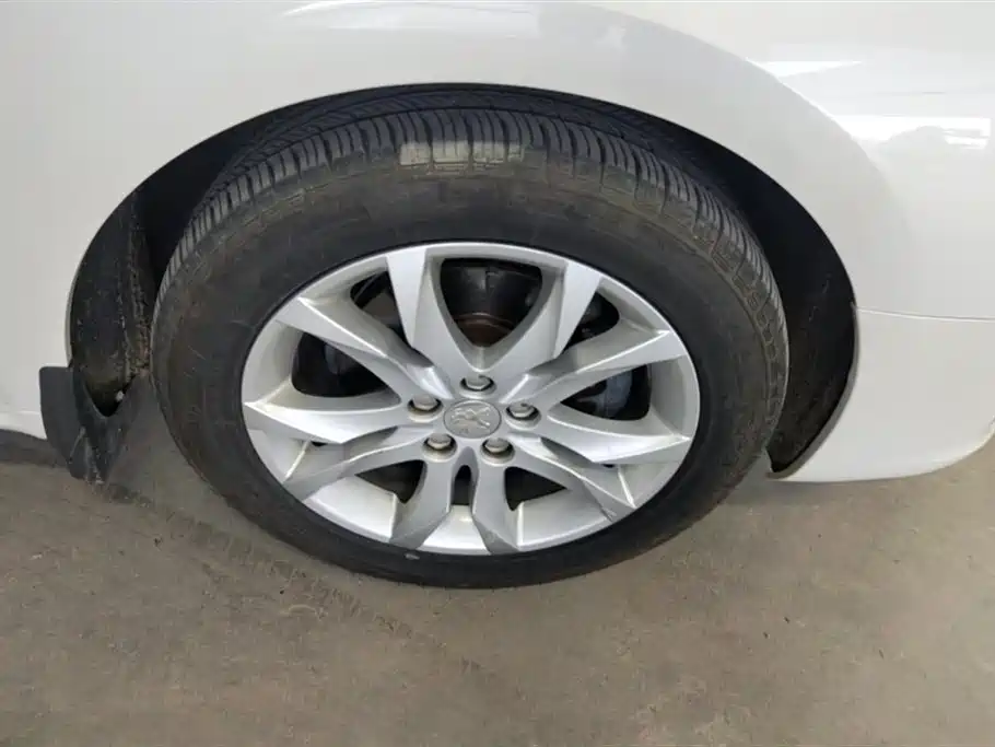 Peugeot 508 2015 1.6THP Auto Excellence Edition фото 6