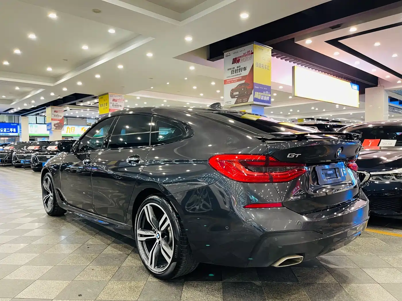 BMW 6 Series GT 2018 640i xDrive M Sport Package фото 16